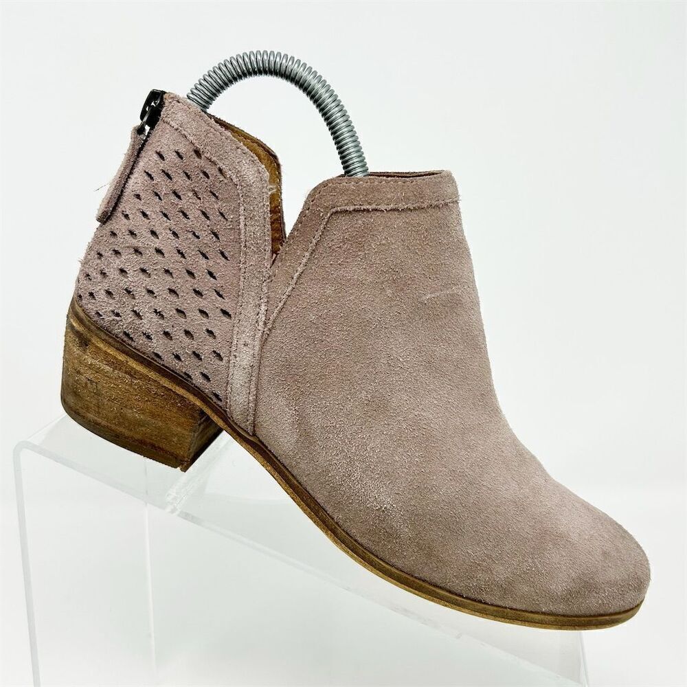 Susina Light Pink Purple Perforated Suede Bootie Size 6M Casual Fall Back Zipper